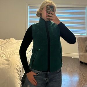 TNA fleece vest green